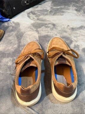 Clarks Men’s Tan and Brown Suede Casual Sneakers